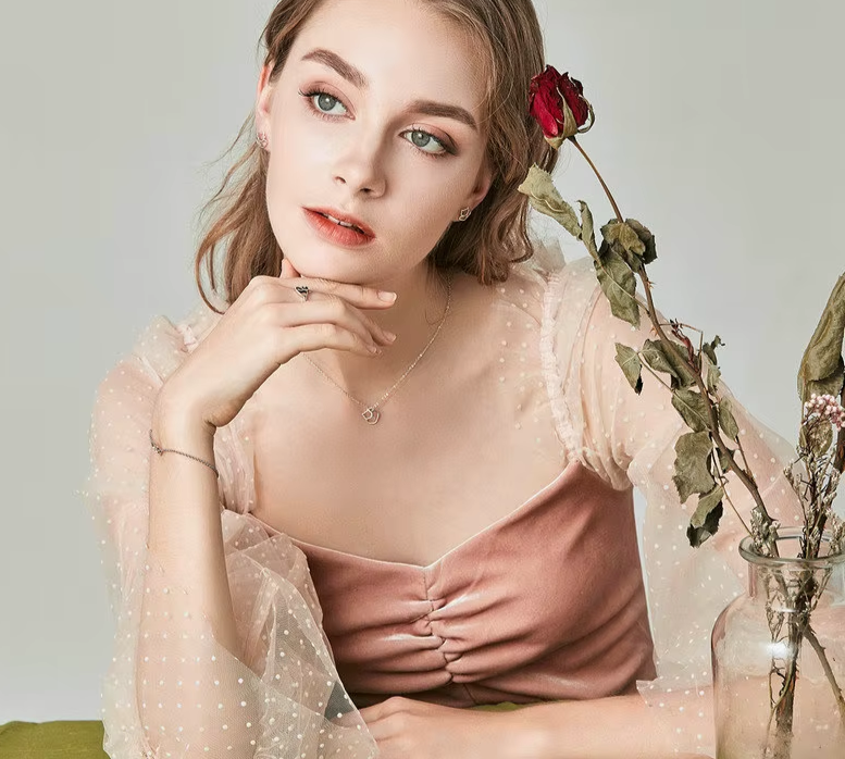 Lovely Cat Necklace: Gold, Silver or Rose Gold