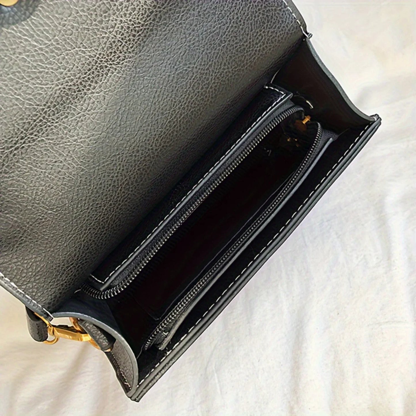 Mini Lion Vintage Lion Head Crossbody Bag in Black or Red