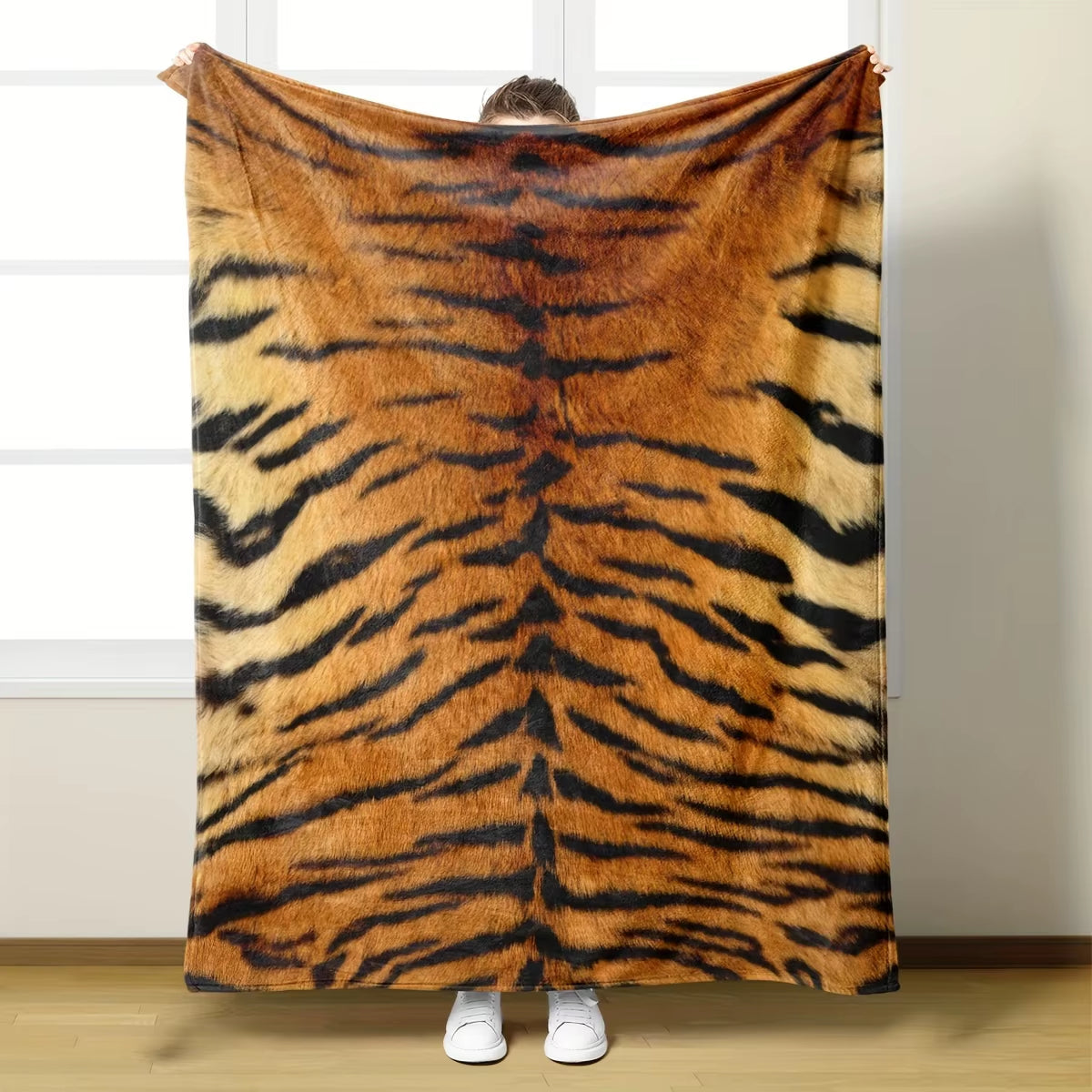 Chic Tiger Throw Blanket
