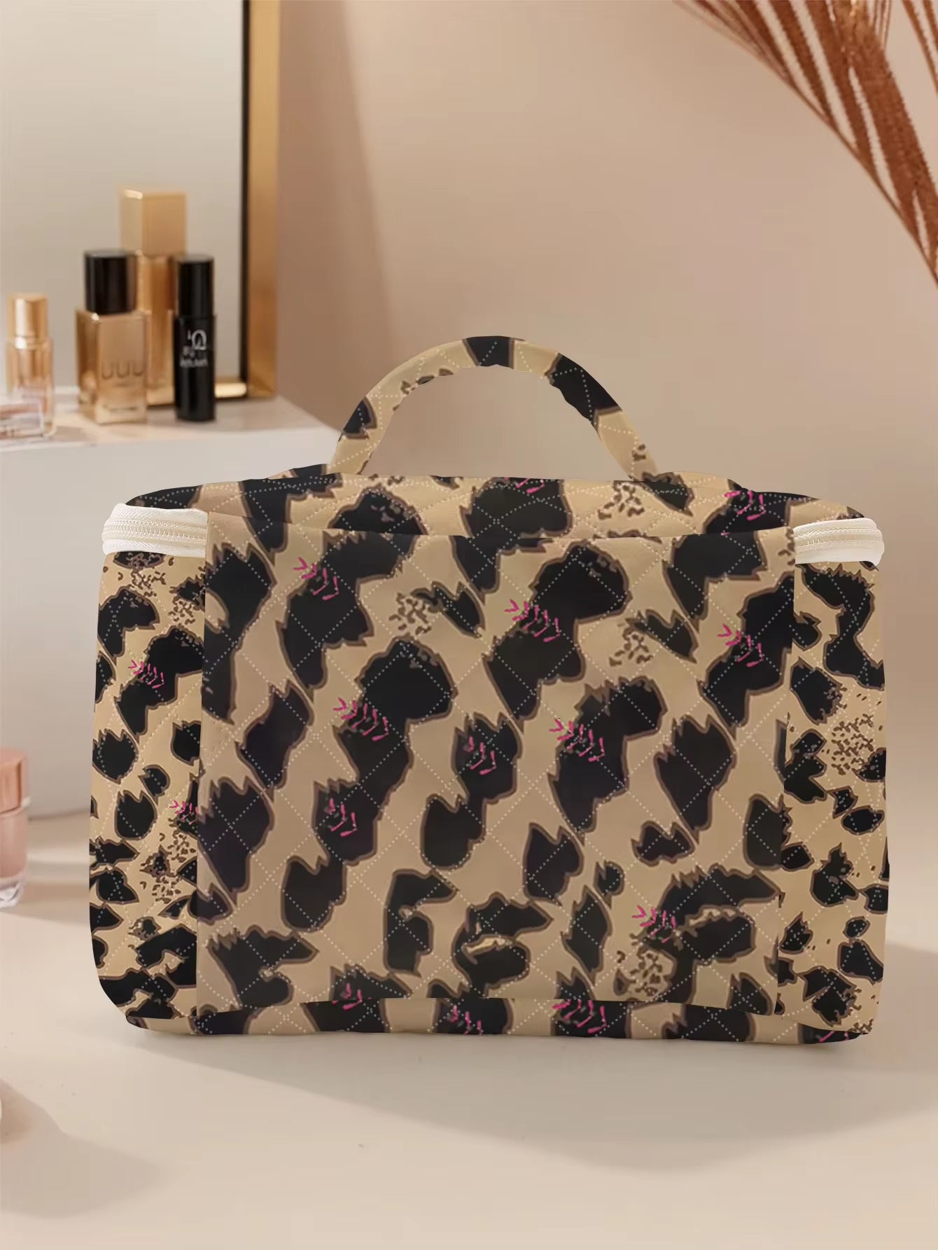 Travel-Ready Tiger Cosmetic Bag - Stylish & Practical